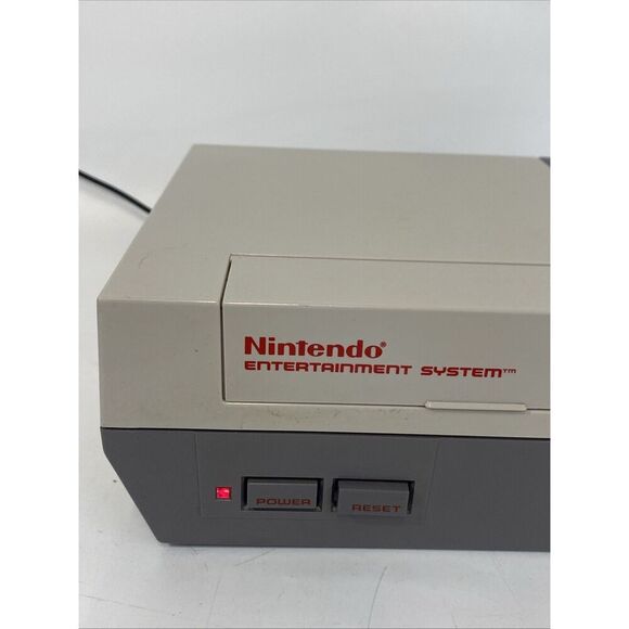 Original Vintage NES Nintendo Console Box Bundle Controllers Zapper Cords - Picture 2 of 15